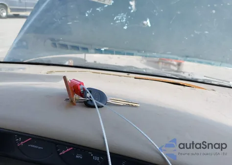 2001 Kia Sephia Ls z USA, uszkodzony, nr VIN KNAFB121915040353